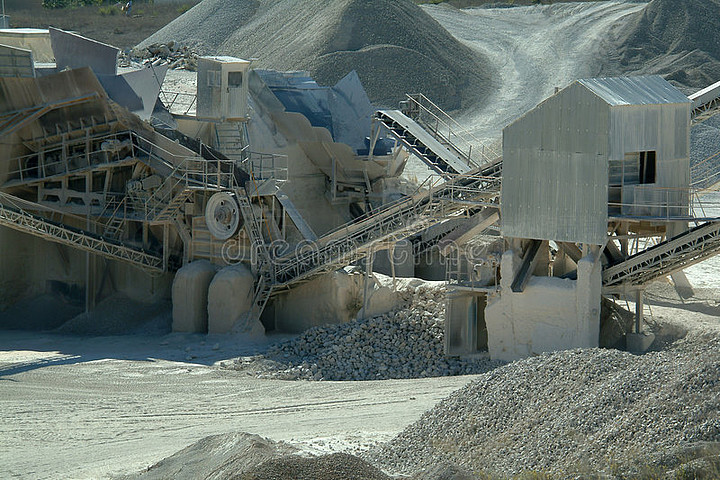 碎石廠 現(xiàn)代化礦山與建筑設(shè)備的核心要素